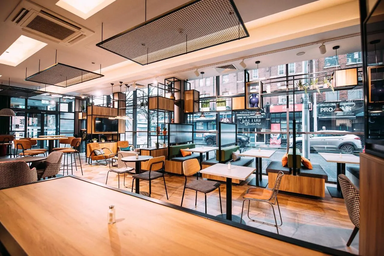 ibis Belfast City Centre 3*,