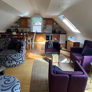 Apartamento Self Contained Coach House In Leafy South The Location Is Not Accurate, Belfast