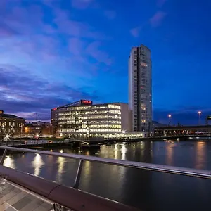 Luxury 2 Bedroom In Prime City Location Appartement